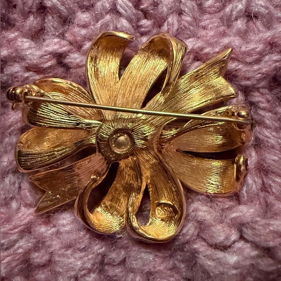 Vintage JOAN RIVERS Gold-tone Christmas Enamel & Rhinestone Bow Brooch / Pendant - Picture 4 of 6